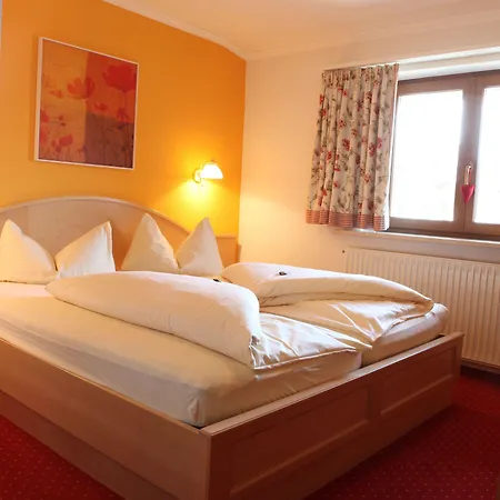 ゲストハウス Lilie / Garni 3*