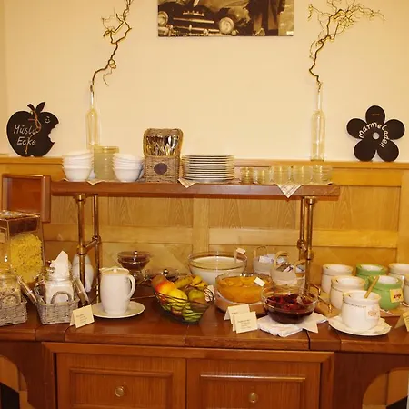 ゲストハウス Lilie / Garni ロイテ